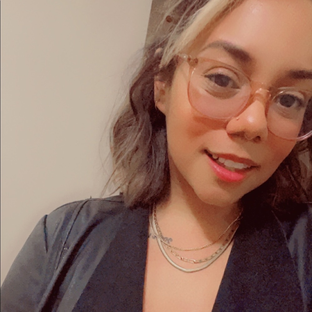 Meet your Posher, Ashley